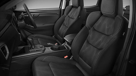 D-Max DL20 interior image