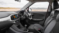 MG 3 interior front seats