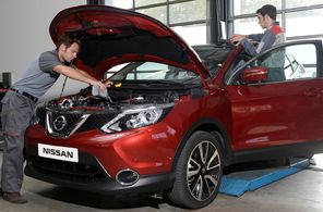 Nissan service image